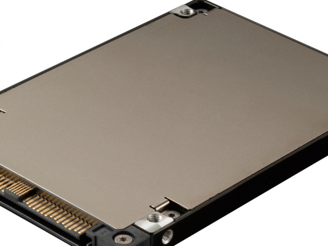̬Ӳ3.2TB3.2GB/sҵSSD󱬷